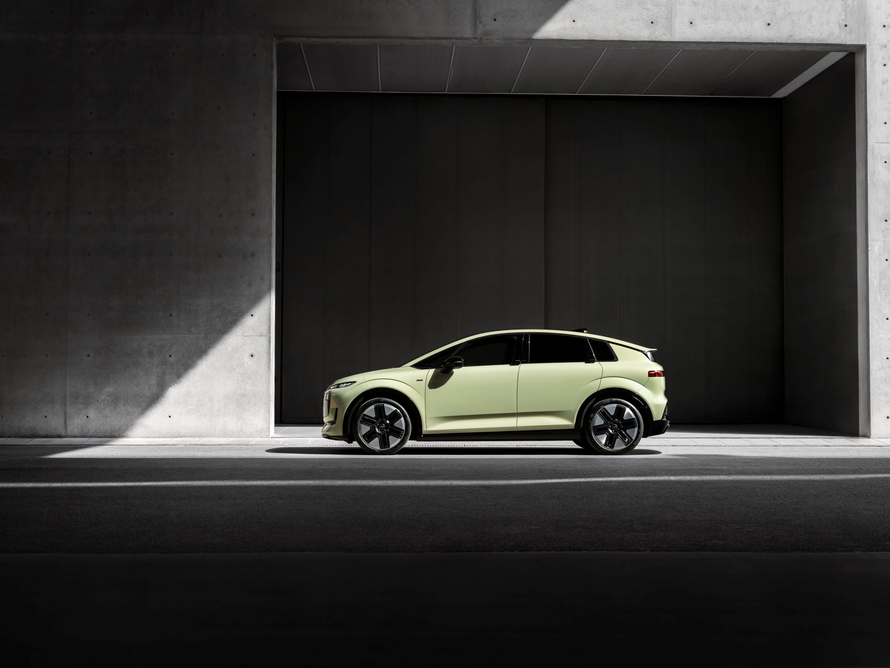 Audi A2 e-tron Maas-De Koning van opzij