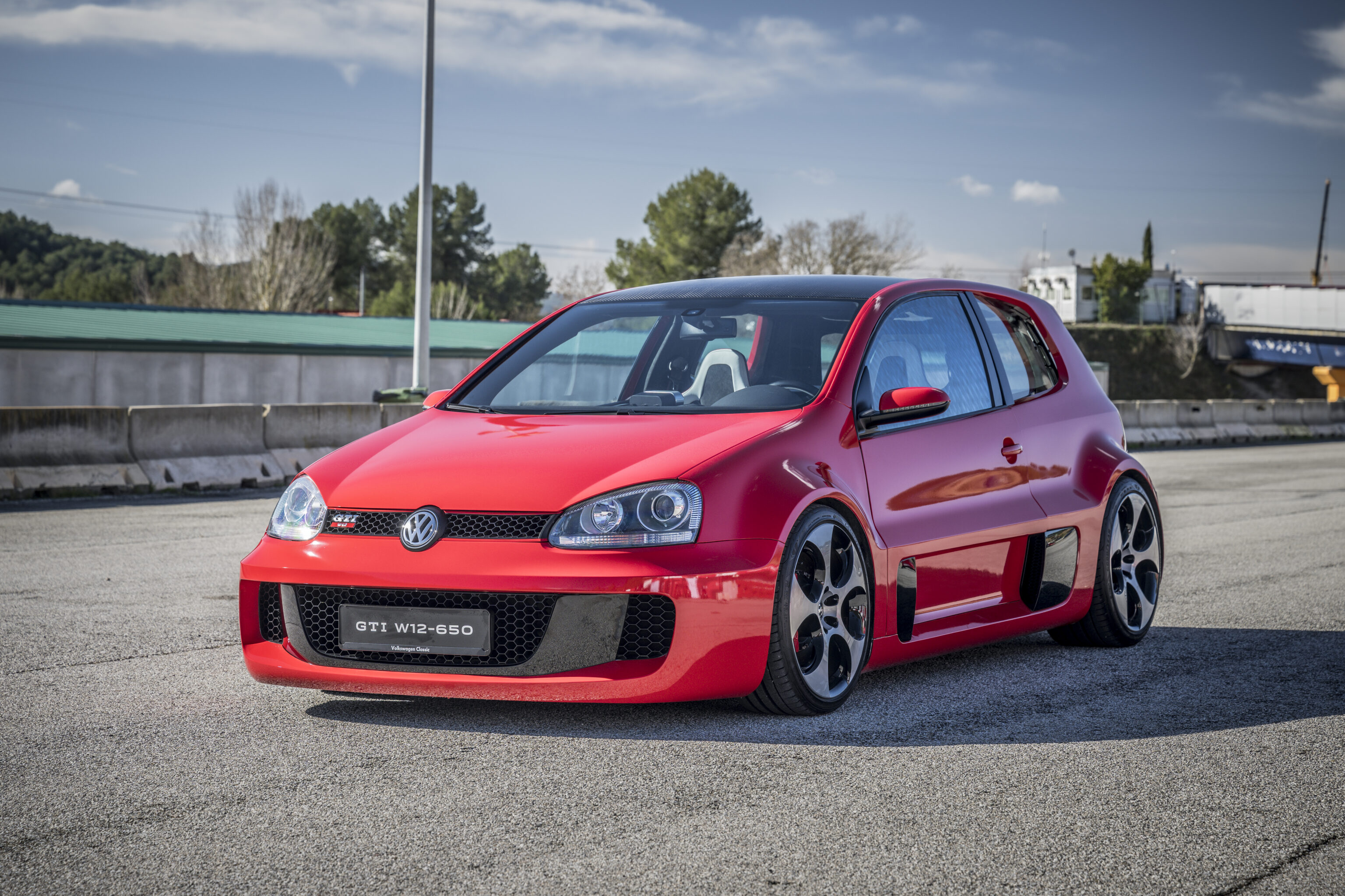Volkswagen Golf GTI W12-650 Maas-De Koning beeld 2