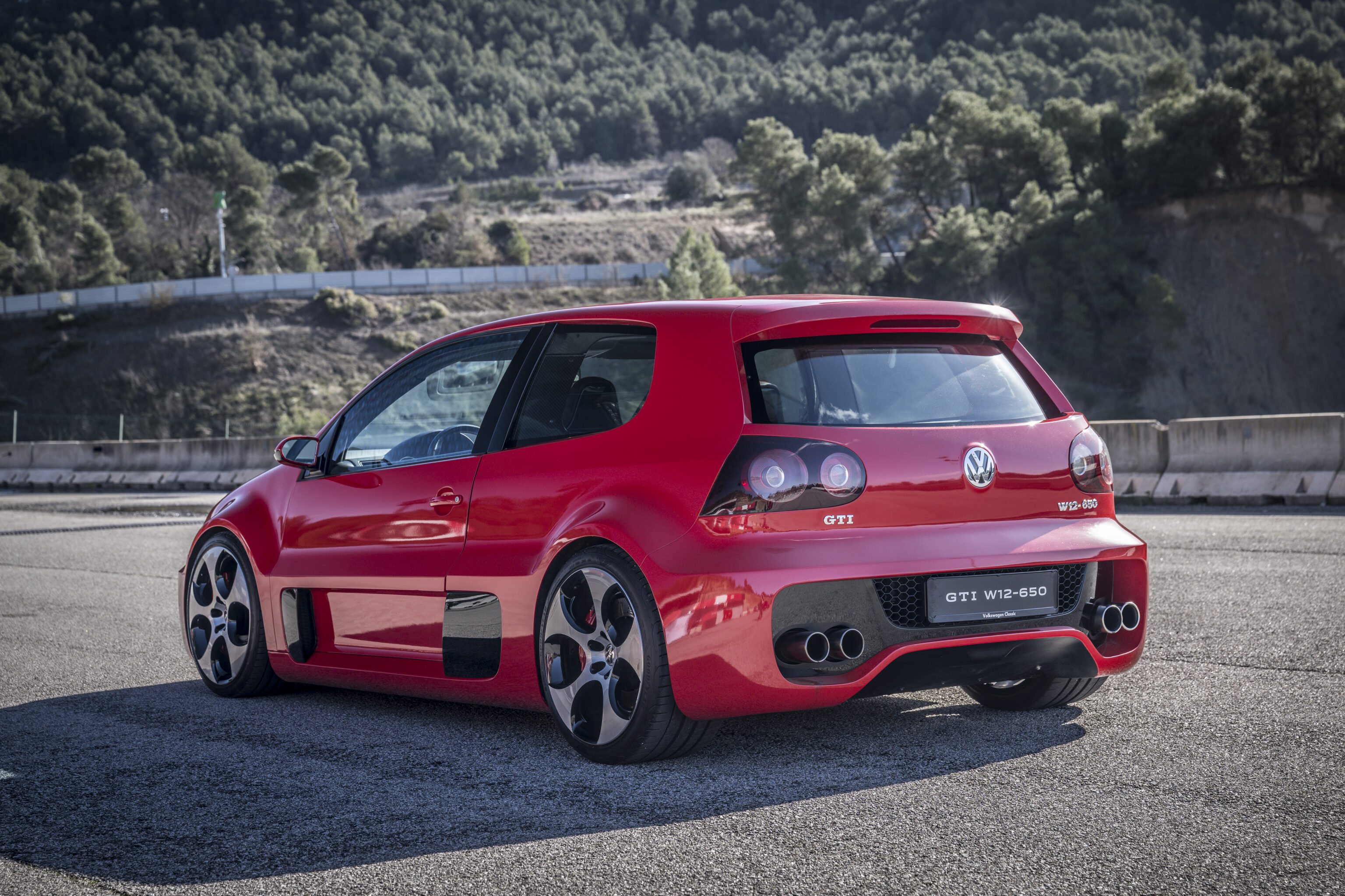 Volkswagen Golf GTI W12-650 Maas-De Koning beeld 3